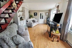 Lounge/diner- click for photo gallery